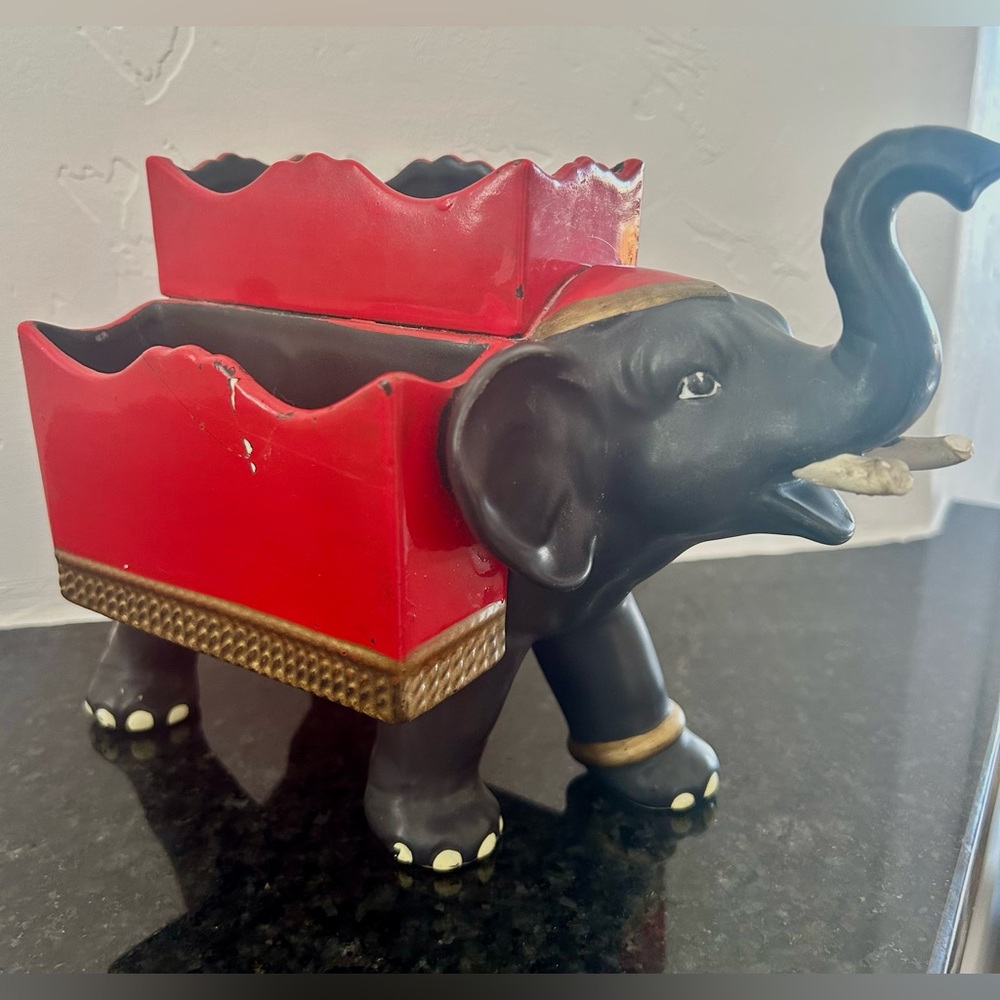 Vintage MCM SWANK Elephant Valet Painted Ceramic Desk Caddy